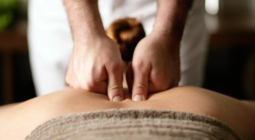 Spa Therapie — Mobile Massage — Baierbrunn — Rücken- und Nackenmassage